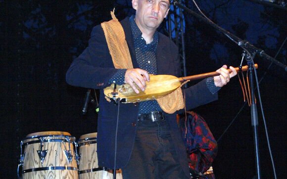 Rozhovor s britským kytaristou Justinem Adamsem