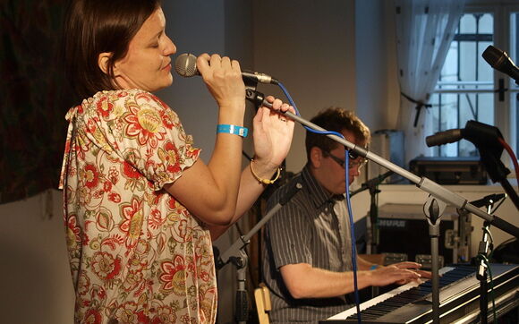 Ivo Cicvárek a Lada Šimíčková točí desku a prosí o pomoc