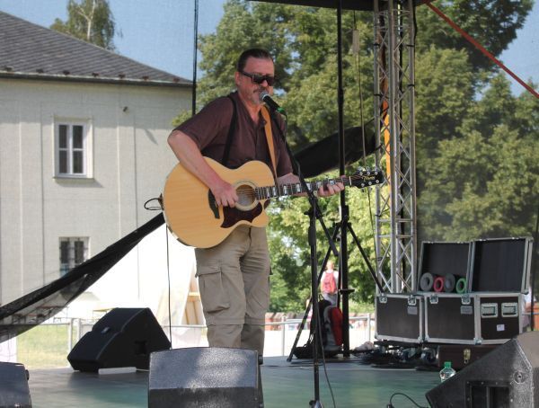 Rozhovor s písničkářem Jakubem Nohou