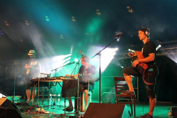 Karantóny – současný český balfolk