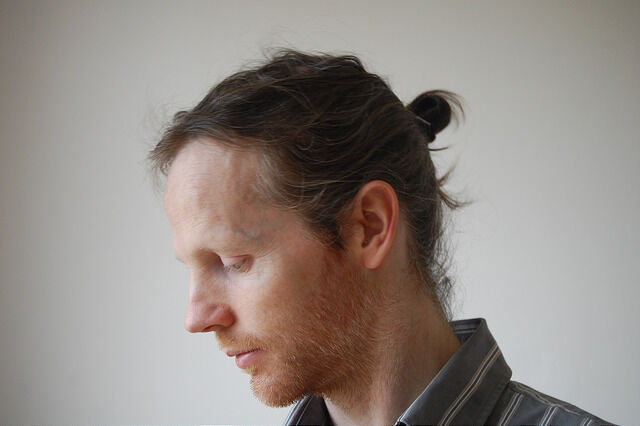 Rozhovor s irským písničkářem Lorcánem Mac Mathúnou