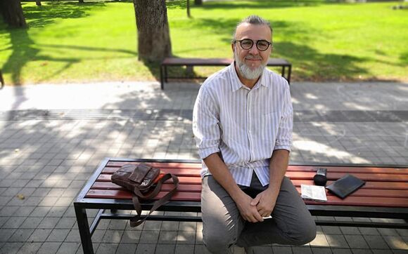 Edo Klena: Na drsnou otázku drsná píseň