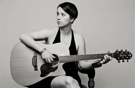 Lucie Redlová má klip ze Srí Lanky