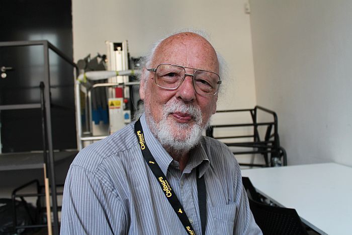 Roger Holdsworth a hudba menšin v Austrálii