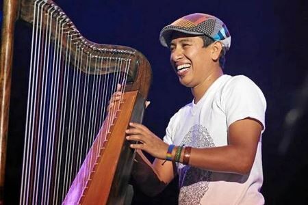 Edmar Castañeda: Hrát jazz na harfu je výzva