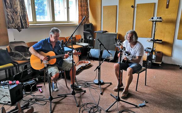 Mally & Schneider: Každý den hrajeme jinak, ta hudba je živá