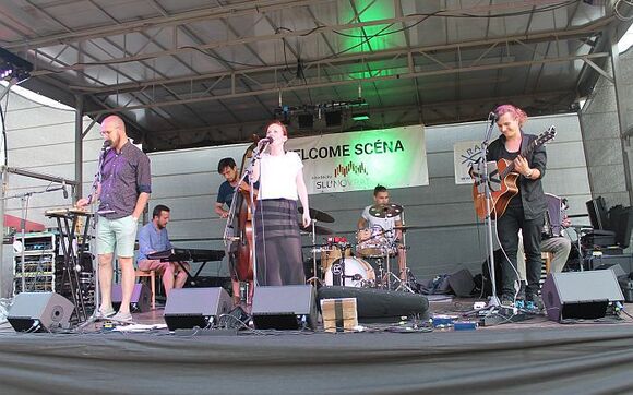 Koncert skupiny Bizarre Band ze studia