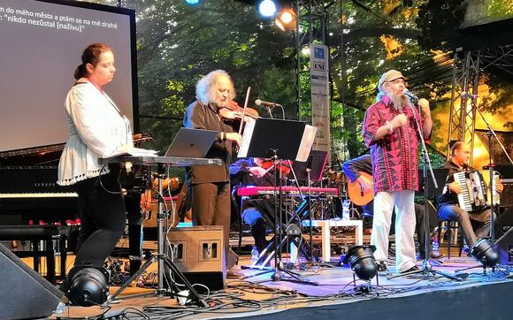 Yiddish Glory: Písně naštvaných židů
