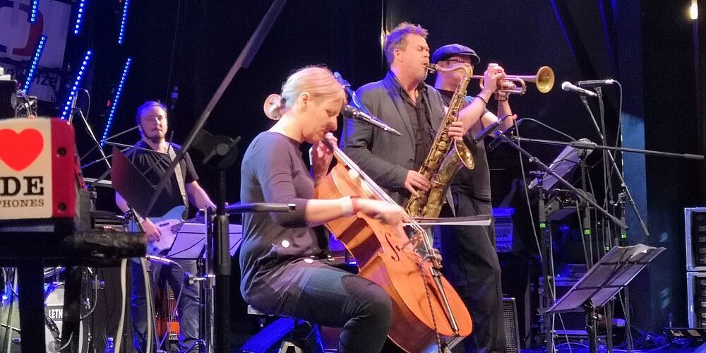 Skupina Vertigo a album Daleko