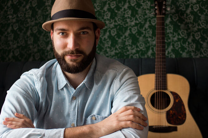 Koncert písničkáře Ada Juráčka ze studia Proglasu