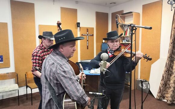 Koncert skupiny Prospektori ze studia Proglasu