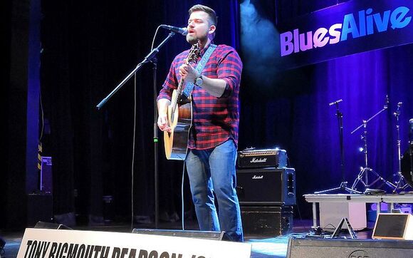 Tony Bigmouth Pearson – koncert ze studia