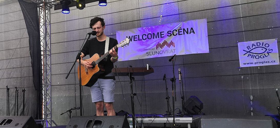 Zapomělsem – projekt písničkáře Aleše Macenauera