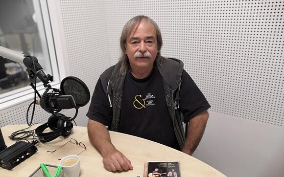 Učitel Slávek Janoušek a poezie Jiřího Žáčka