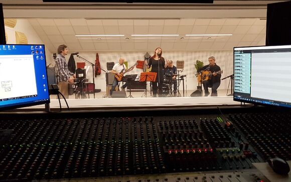 Jen tak tak živě z koncertního studia