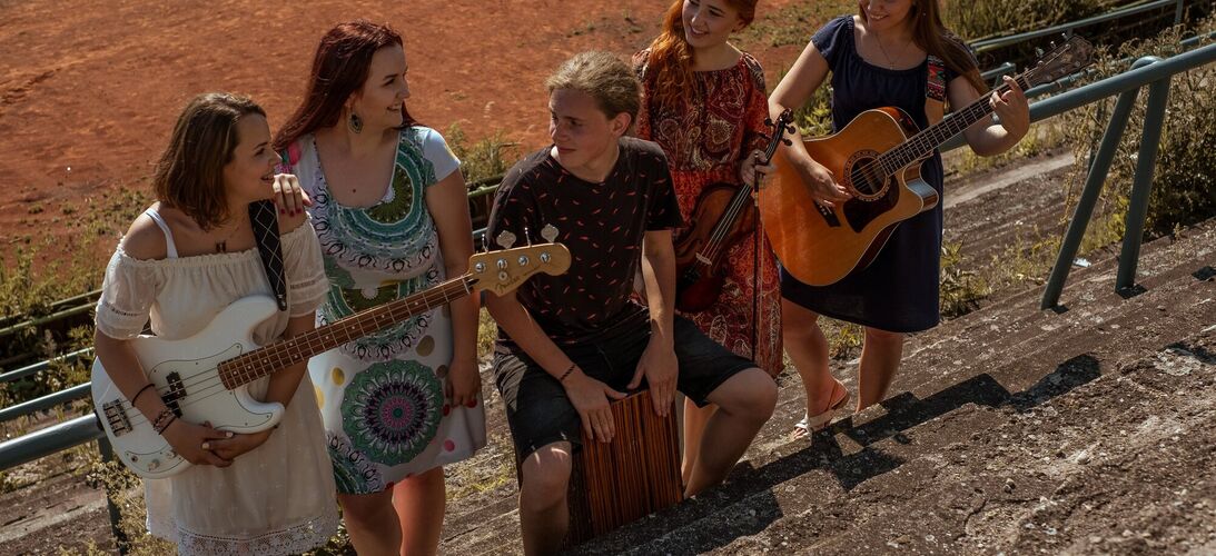 Koncert skupiny Zkusmeto ze studia Proglasu