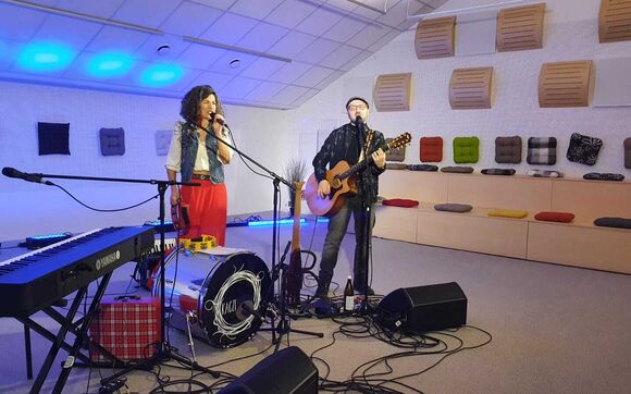 Koncert písničkářky Kaczi ze studia Proglasu