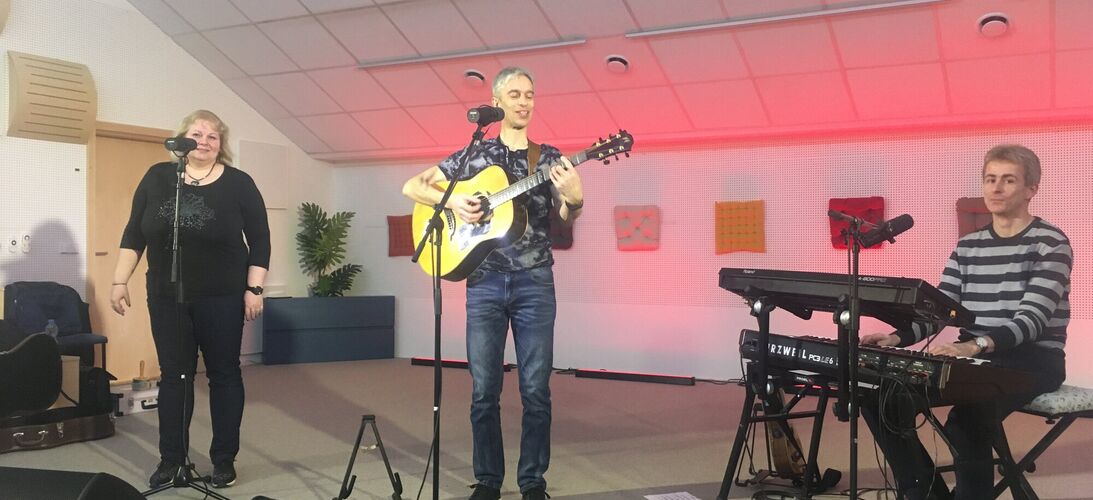 Koncert skupiny Fregata ze studia Proglasu