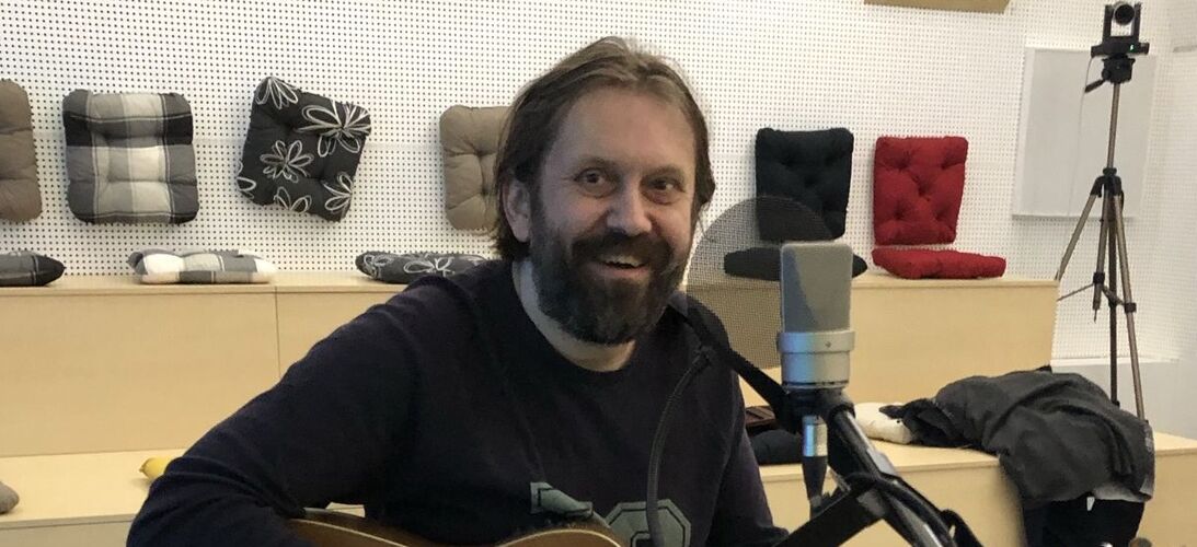 Koncert písničkáře Filipa Pýchy ze studia Proglasu