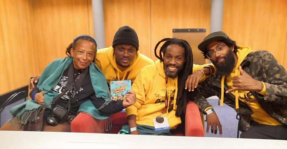 Azueï – hudbou za porozumění na ostrově Hispaniola