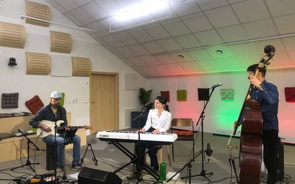 Lucie Dlabolová živě z Koncertního studia