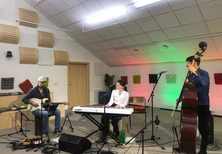 Lucie Dlabolová živě z Koncertního studia