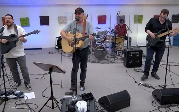 Koncert skupiny Prsten ze studia Proglasu