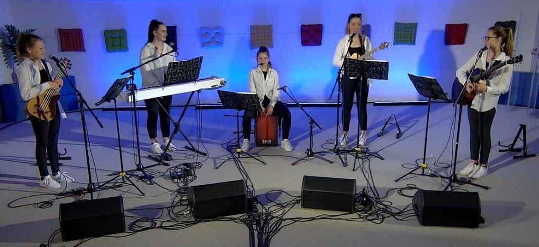 Koncert skupiny VoHuBa ze studia Proglasu