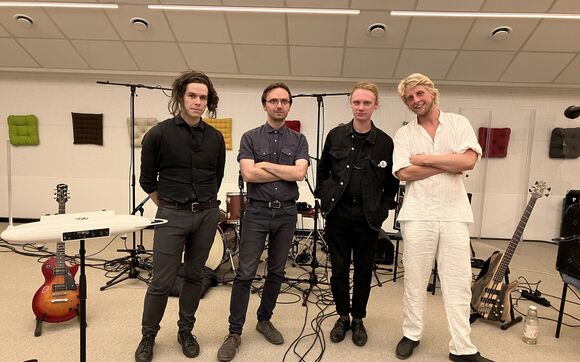 Koncert skupiny Šamanovo zboží ze studia Proglasu