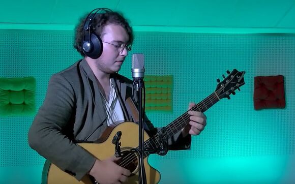 Koncert písničkáře Jana Váni ze studia Proglasu