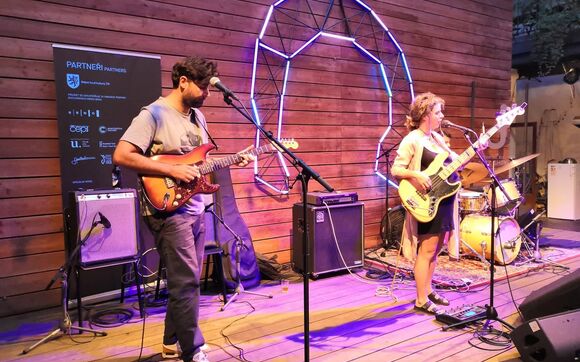 Rozhovor se zpěvačkou Sisou Feher