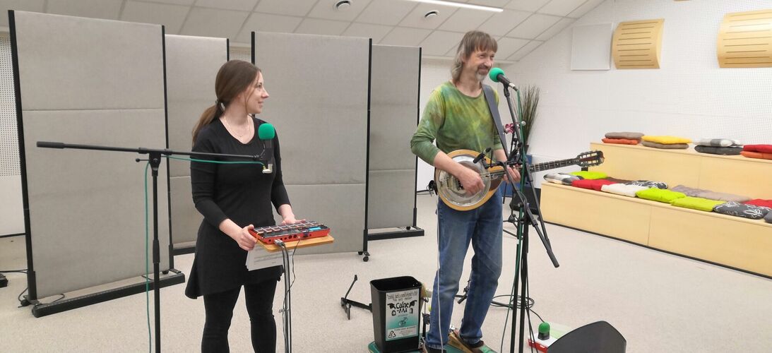 Caine-Mi živě z Koncertního studia Proglasu