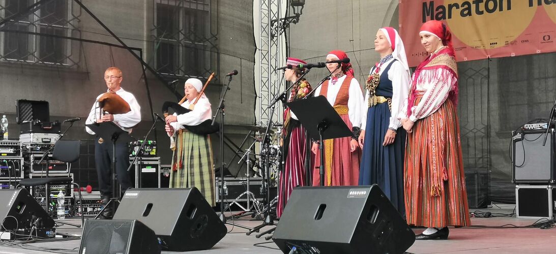 Rozhovor s lotyšskou vokální skupinou Saucējas