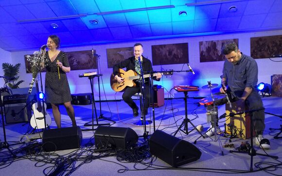 Eva Jurčáková a Evolet živě z Koncertního studia