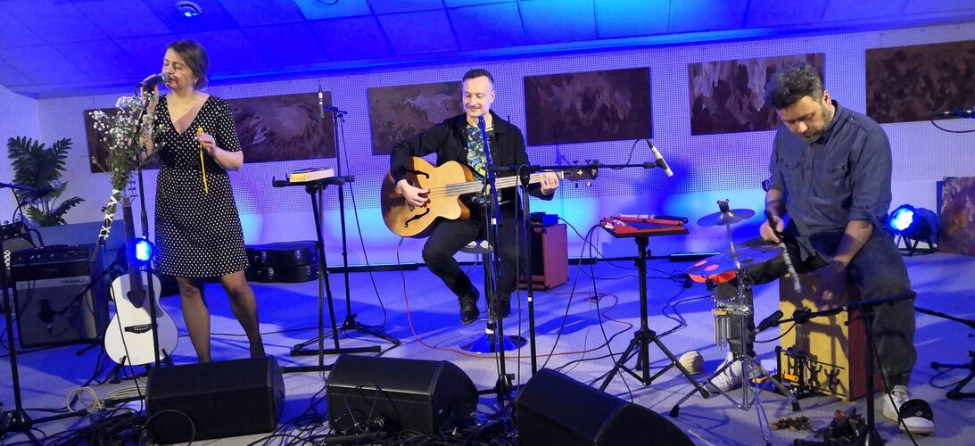 Eva Jurčáková a Evolet živě z Koncertního studia