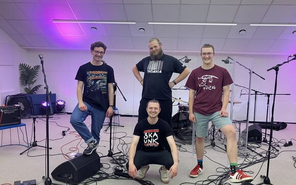 Koncert skupiny SkAunk ze studia