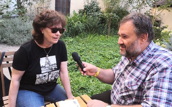 Se Zuzanou Suchánkovou o albu Blúzy & šansóny