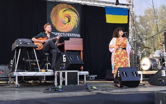 Meral Polat: Od Bee Gees k otcově poezii
