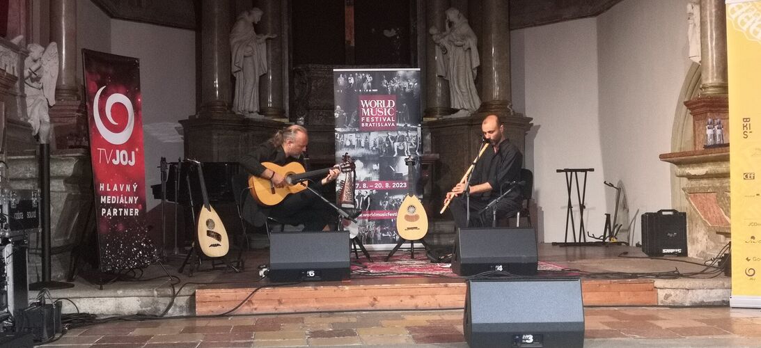 Efrén López & Christos Barbas – dva muzikanti, mnoho nástrojů