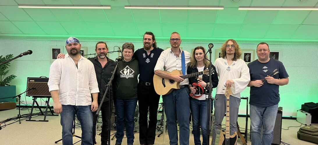 Koncert skupiny Koňaboj ze studia