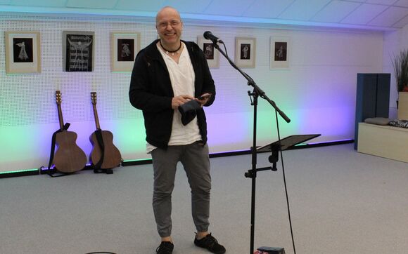 Surikata Gospel vystoupí živě v pořadu Jak se vám líbí