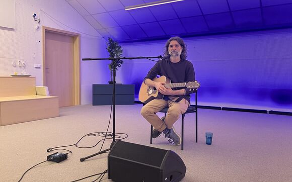 Juraj Jordán Dovala živě z Koncertního studia