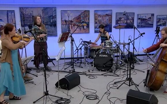 Koncert skupiny Diva Gilea ze studia Proglasu