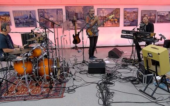 Koncert skupiny Kabinet ze studia Proglasu