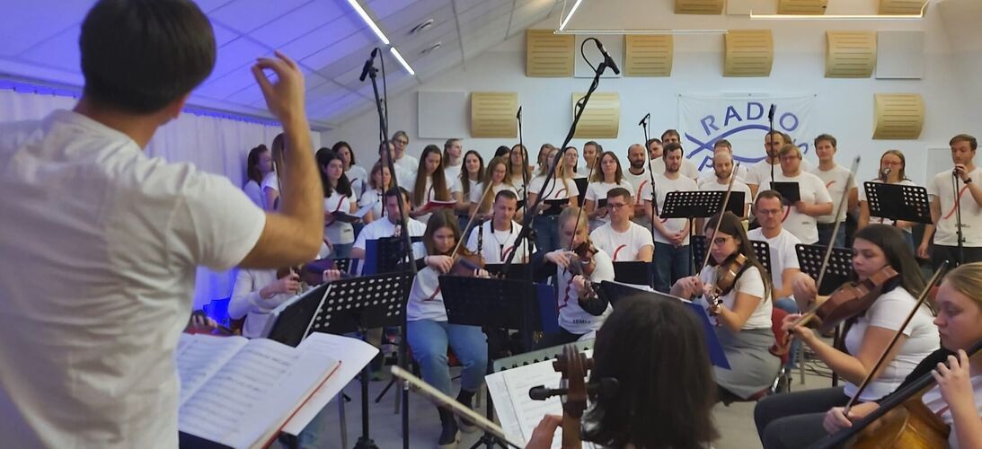 Schola brněnské mládeže (SBM) – večer chval