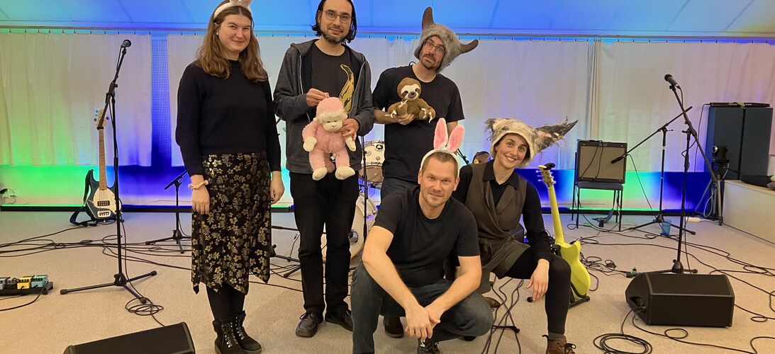 Koncert skupiny Budoár staré dámy ze studia Proglasu