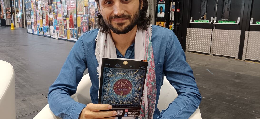 Po Hedvábné stezce – rozhovor s hudebníkem Ibantutou