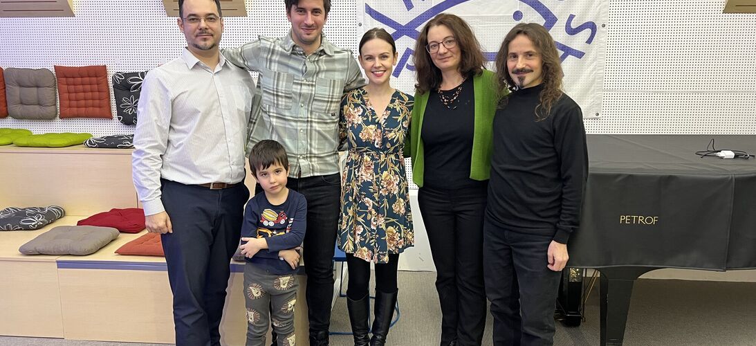 Koncert skupiny Anatoli ze studia Proglasu