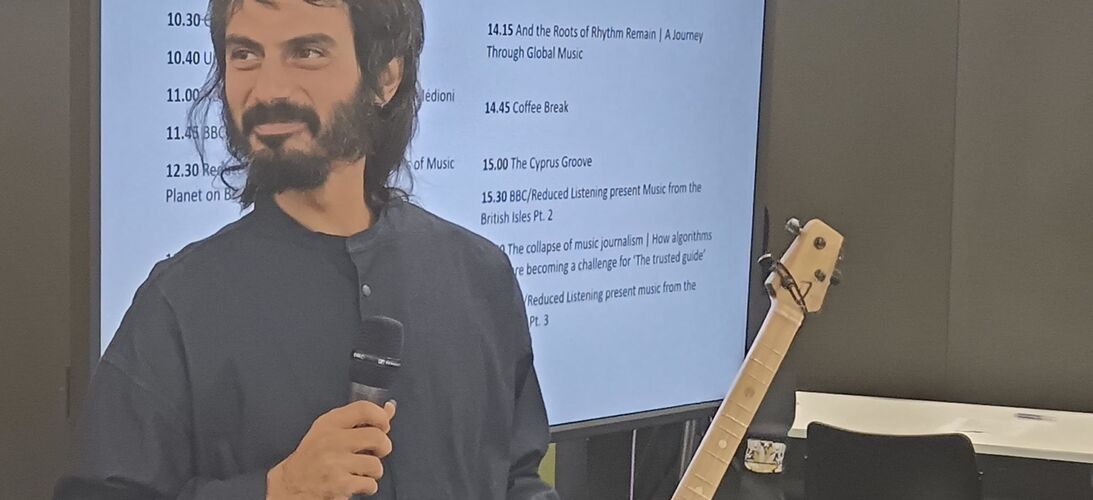 S Antonisem Antoniou o kapele Buzz’ Ayaz