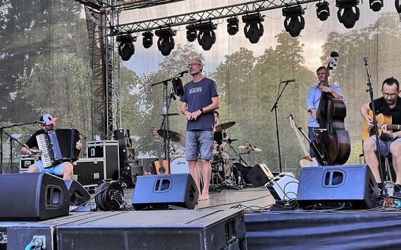 Rozhovor s písničkářem Mirkem Kemelem